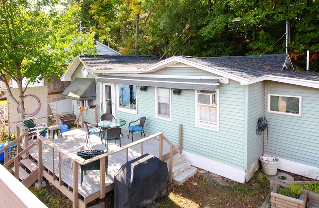 Lakefront Cottage w/Multiple Decks, Private Dock, Gas Grill, Free WiFi, Views