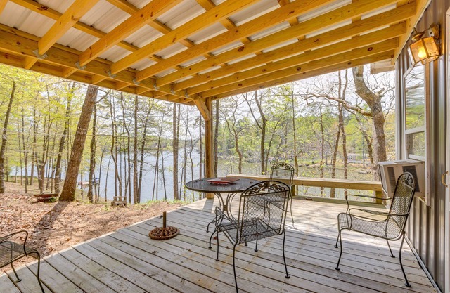 Lakefront Delta Cabin Rental w/Boat Dock + Deck!