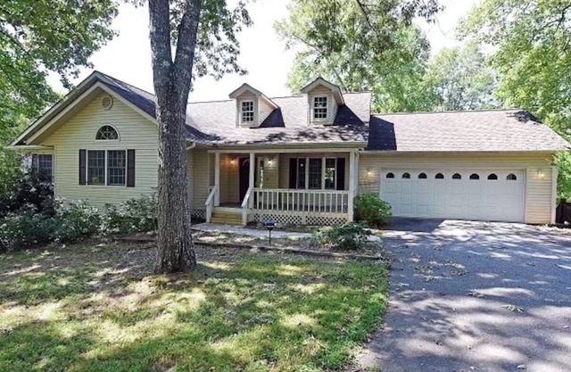 Lakefront family mountain home on North Ga's Lake Nottely near Blairsville, Ga