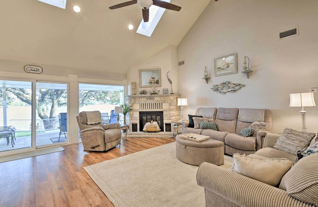 Lakefront Granbury Getaway: Boat, Swim & Fish