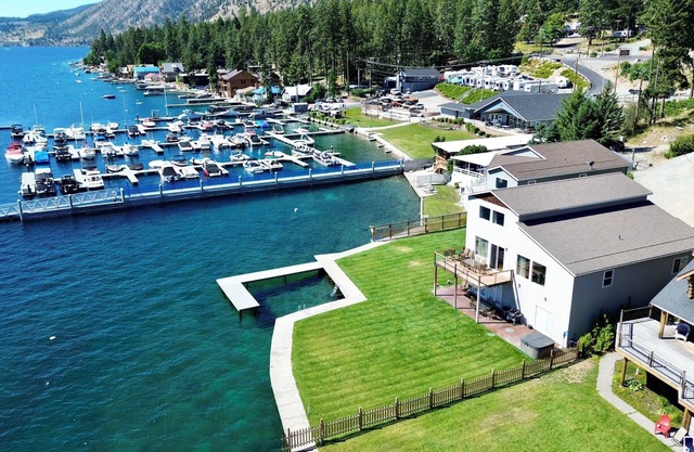 Lakefront Haven: Pet-Friendly Home, Hot Tub, Flat Grassy Yard