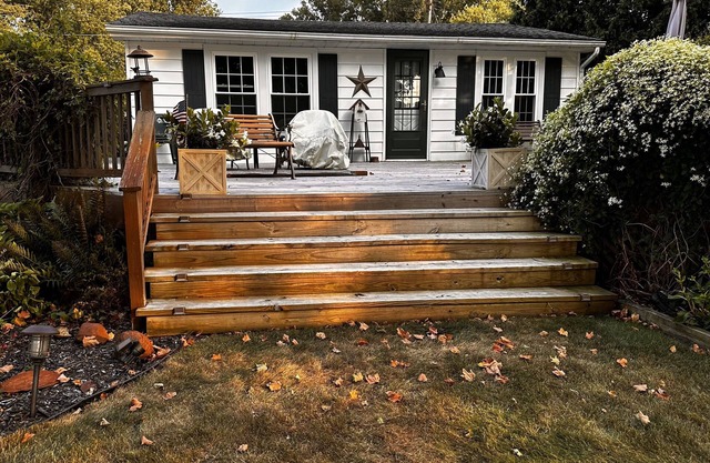 Lakefront Hidden Gem on Rose Lake! Cozy Cottage & Camper Spot with Private Docks