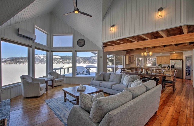 Lakefront Home w/Boat Dock in Coeur d'Alene Area!