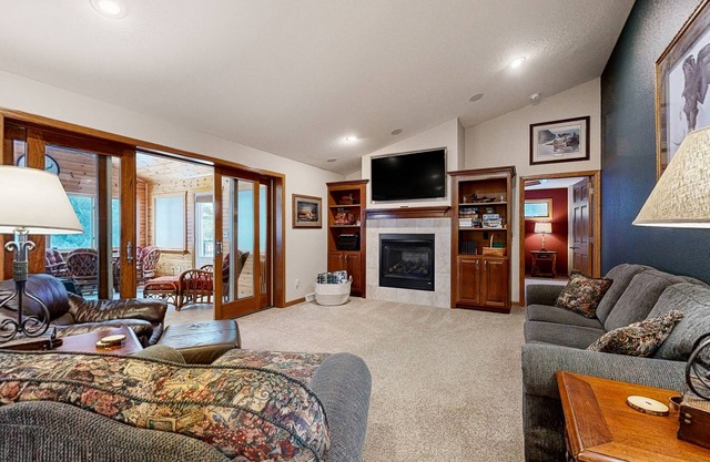 Lakefront home with grill, firepit, pool table, jetted tub