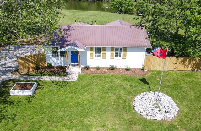 Lakefront Home, With Hot Tub and Boat deck! Backyard is On the water!