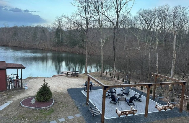 Lakefront house in the Pocono Stroudsburg Bushkill