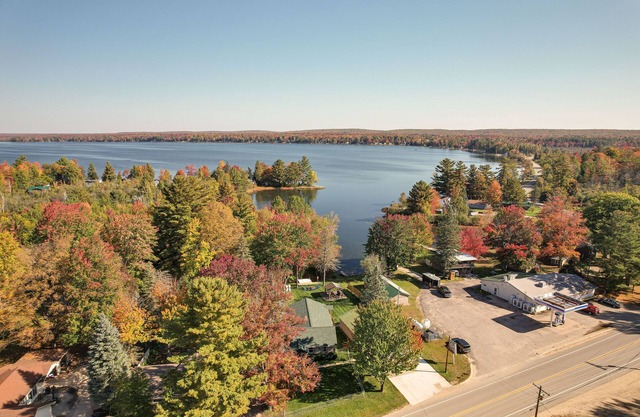 Lakefront Kalkaska Cottage w/Fire Pit!