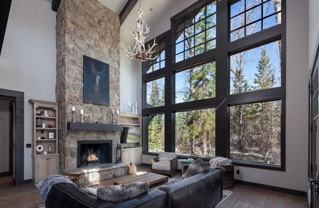 Lakefront Luxury Home#1 | Hot Tub, Fireplace, Spacious Deck & Serene Views