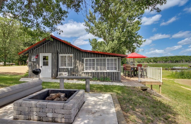 Lakefront Motley Cabin w/Private Deck + Dock!