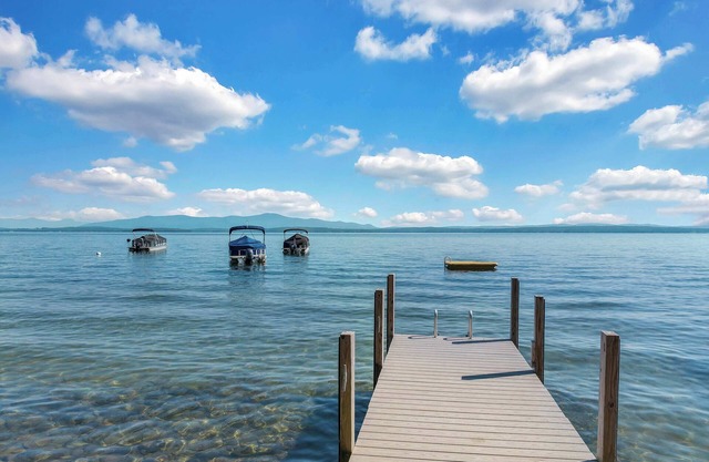 Lakefront, Mtn Views, Game Room, Hot Tub & More!