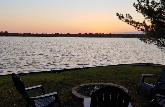 Lakefront Paradise