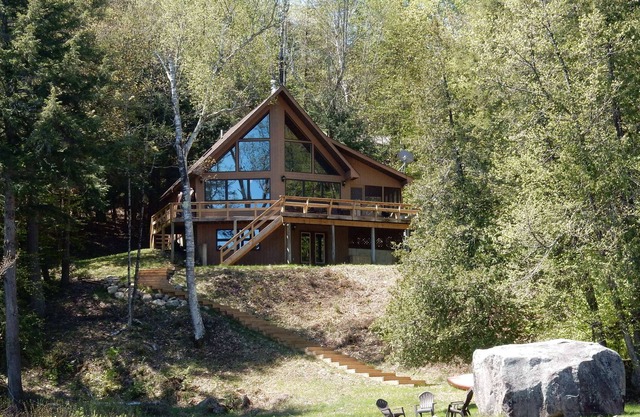 Lakefront, Quiet, Private Beach, Perfect for Families, Wireless Internet