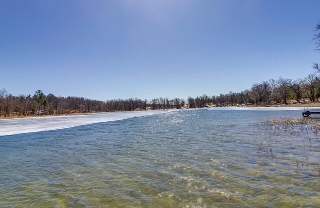 Lakefront Resort Cabin w/Porch in Park Rapids!