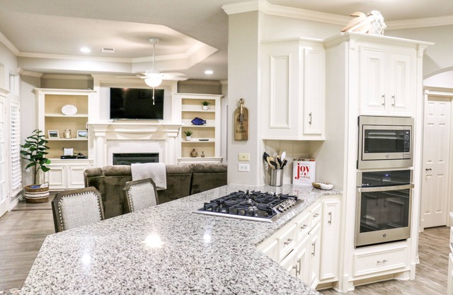 Lakefront Retreat Enjoy Serenity and Scenic Views