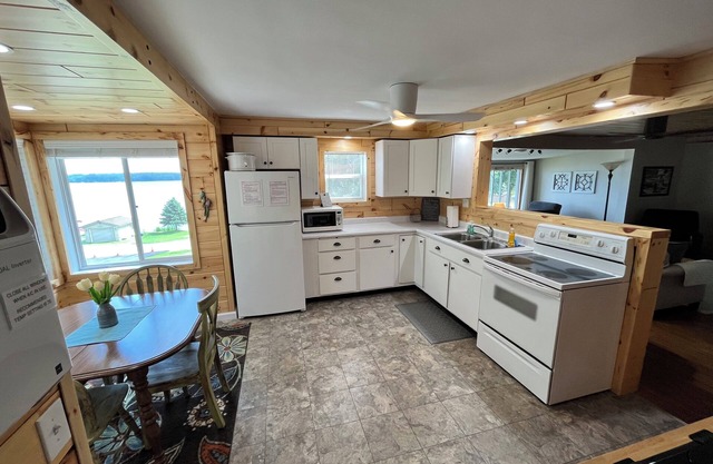 LAKEFRONT, SECOND-FLOOR, IMMACULATE SUITE with SPECTACULAR VIEWS