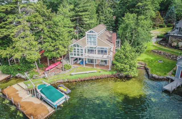 Lakefront, Sunsets & Sandbar w/Private Dock on private cul-de-sac