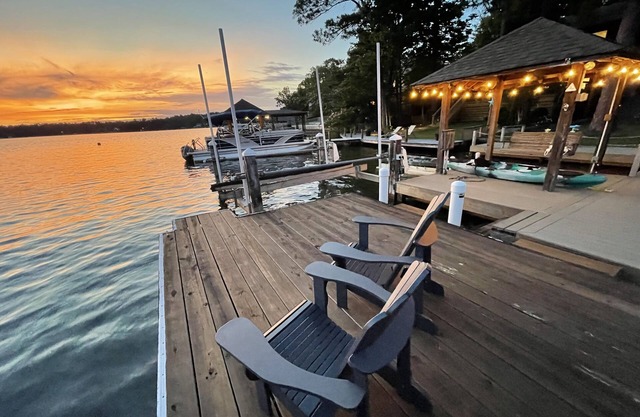 Lakefront Townhome with Stunning Sunsets – StillWaters on Lake Martin