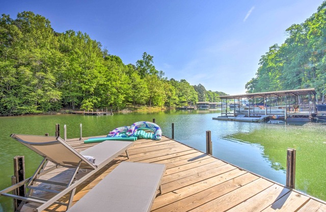 Lakefront Townville Gem w/Boat Dock & Kayaks