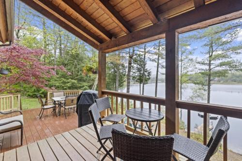 Lakefront Wprivate Beach - Luxury Log House!