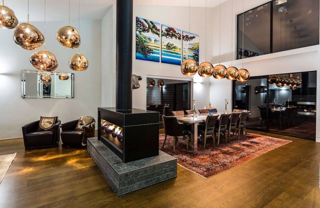 Lakehouse Joela | Award winning luxury home | Close to central Queenstown