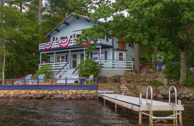 Lakehouse Retreat-a Hidden Gem on Swains Lake in Barrington NH