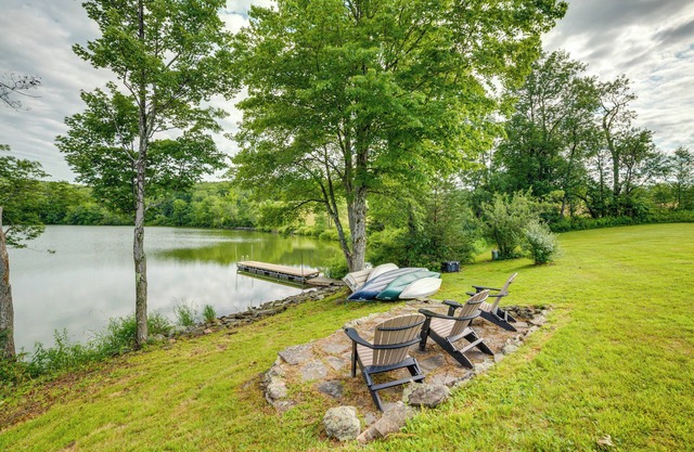 Lakeside Gem: Hot Tub & Game Room in Hancock