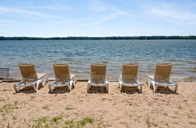 Lakeside Getaway - 4 Private Lodges Combined