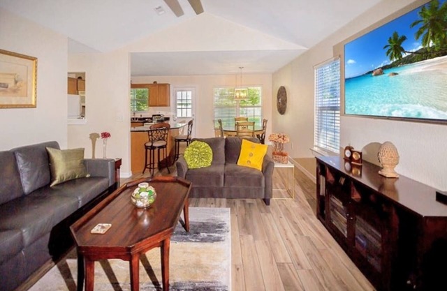 Lakeside Getaway - Next to Beaver Lake