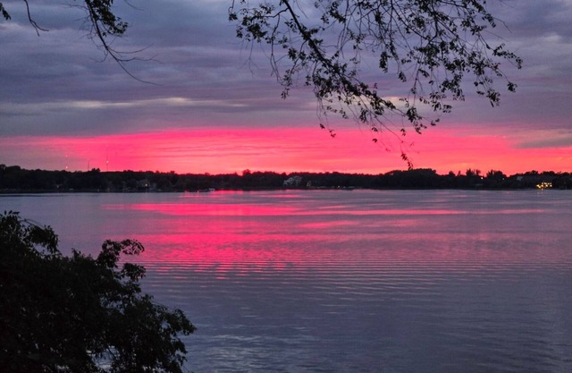 Lakeside Leisure: Relax, Recharge, Reconnect!