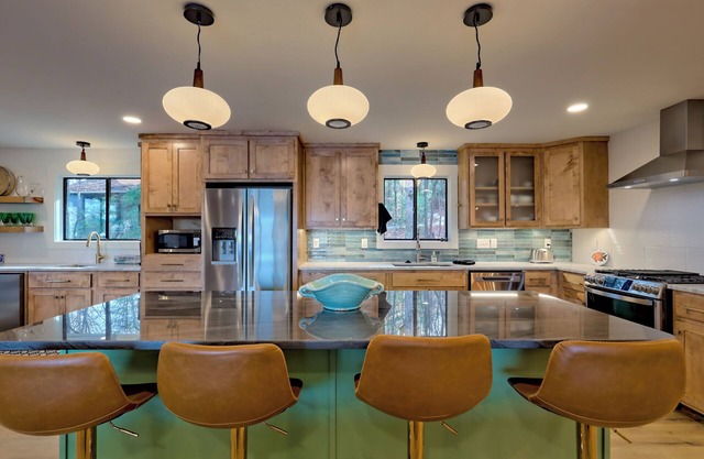 Lakeside Therapy By Chatuge Home Concierge Lakefront, Dock, Firepit, Ping Pong
