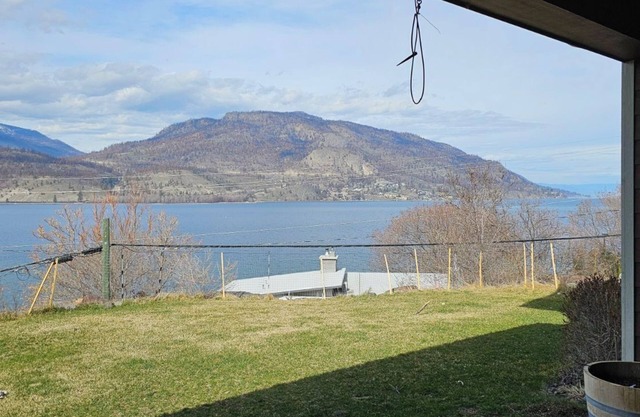 Lakeview 3 Bed 3 Bath Private Hidden Gem Home Kelowna in a Bus #4092293