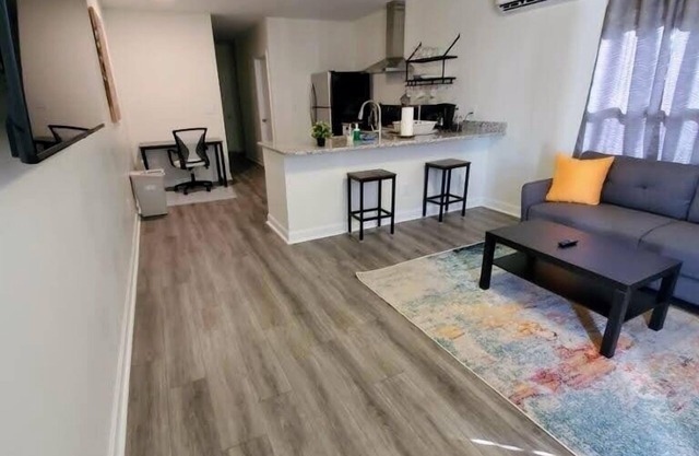 Lakewood/Lyon Park Renovated Cottage Near Duke 28A