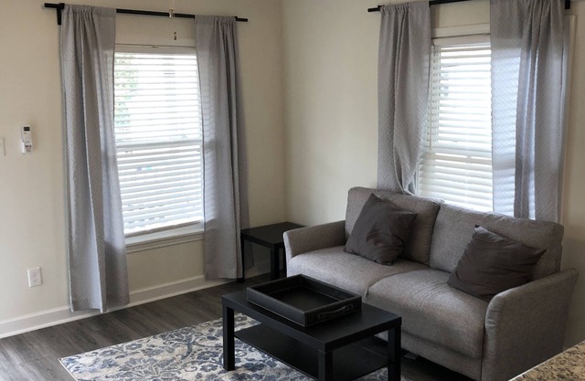 Lakewood/Lyon Park Renovated Cottage Near Duke 23B
