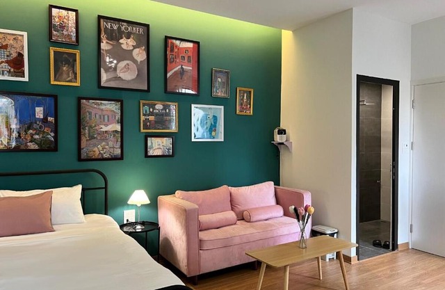 Lam khong ngich Bright & Cozy Artsy Getaway in Hoan Kiem