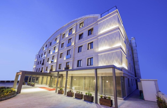 Lamec Hotel Business