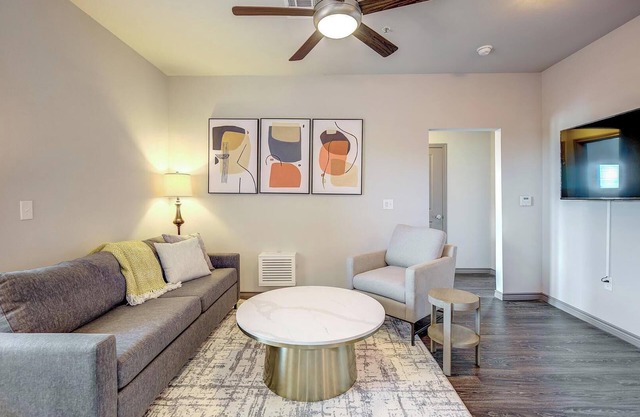 Landing at Bottle House on Main - 2 Bedrooms in.