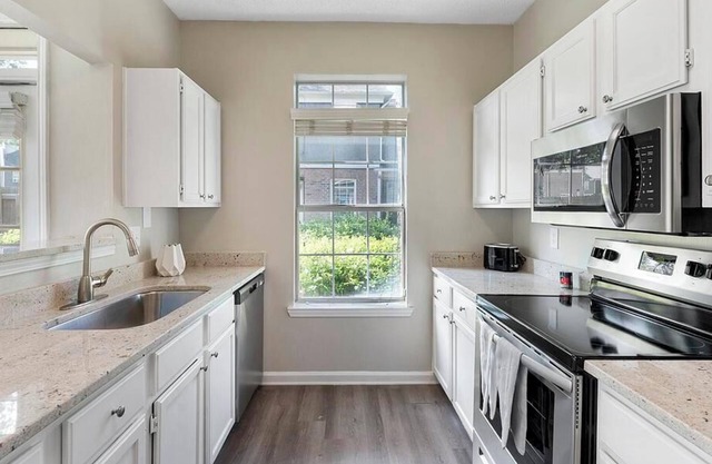 Landing at Brassfield Park Apartments - 1 Bedroom in North Greensboro