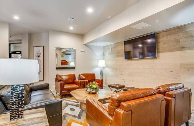 Landing at Crowne at Briargate - 1 Bedroom in Briargate