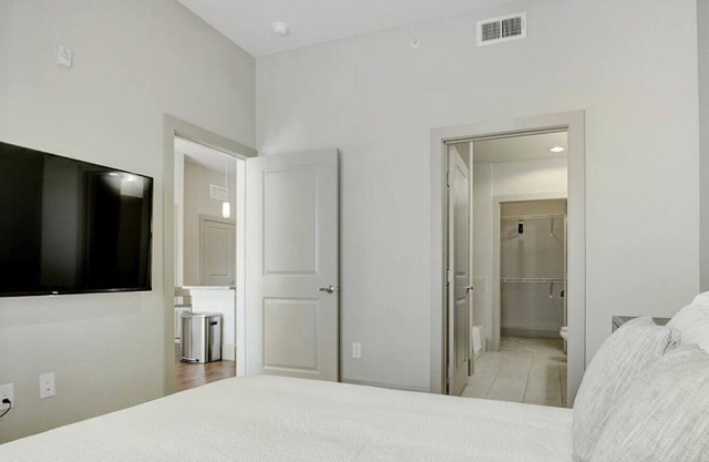 Landing at District at Memorial Apartments - 2 Bedrooms in Memorial City