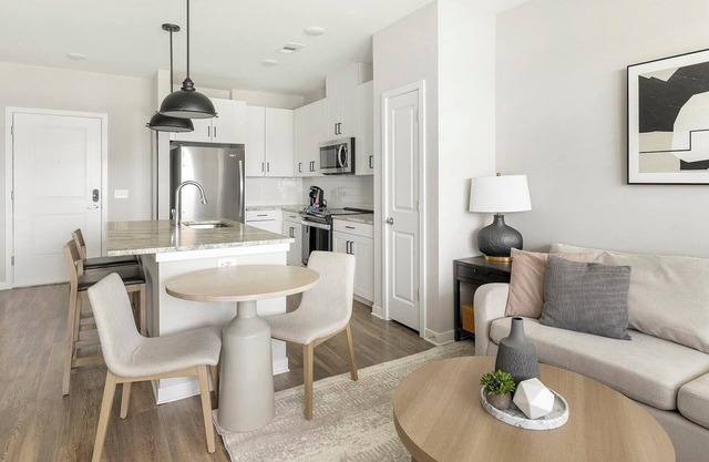 Landing at Laurel at Dry Creek - 1 Bedroom in E.