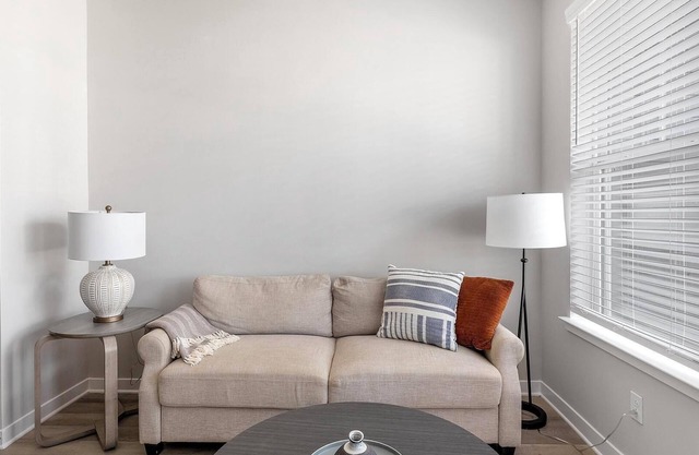 Landing at Laurel at Dry Creek - 1 Bedroom in E.