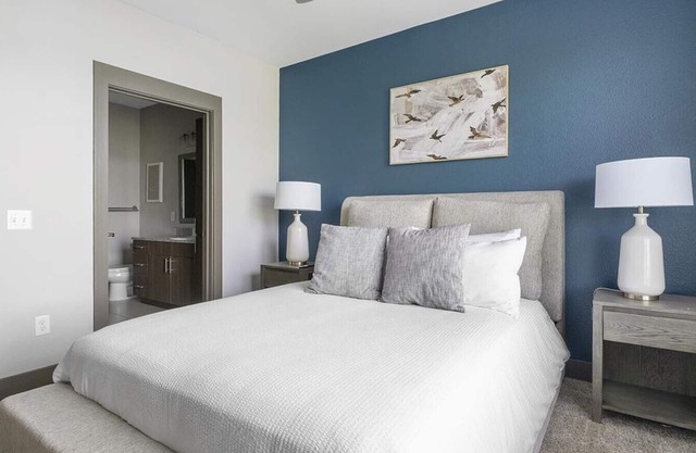 Landing at Neo at Ten - 2 Bedrooms in Energy Corridor