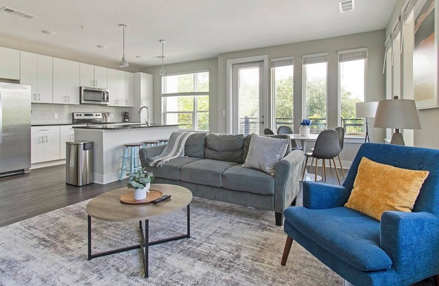Landing at The Exchange - 2 Bedrooms in San Marco