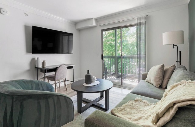 Landing at The Metropolitan - 1 Bedroom in Nash.
