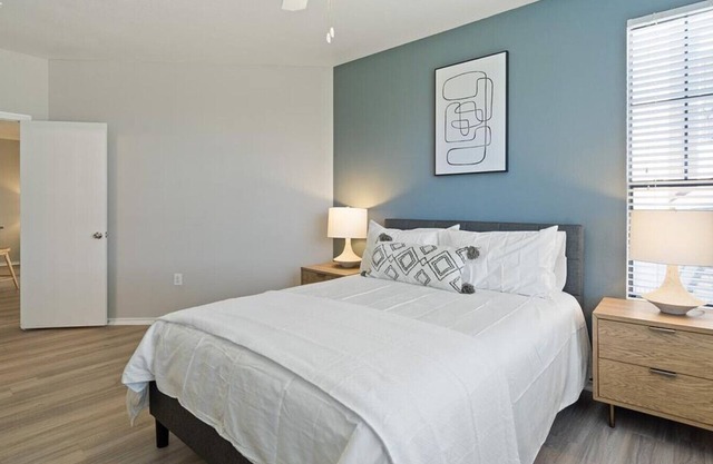 Landing at Villas of Vista Ridge - 2 Bedrooms in Downtown Lewisville