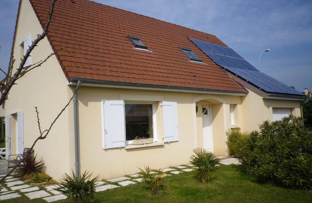 Landing beach: house with a quiet and pleasant garden
