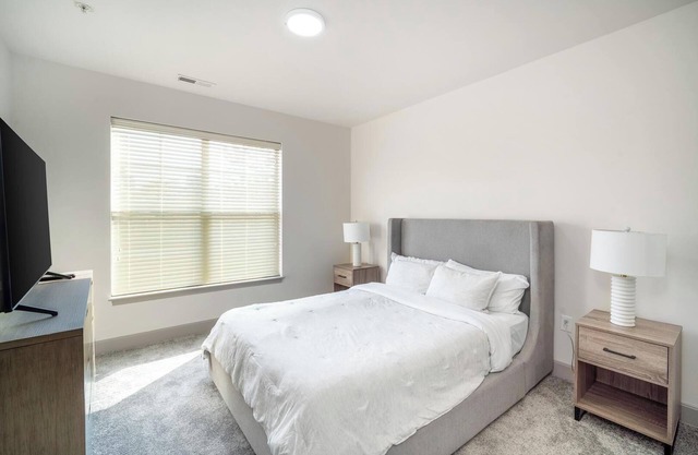 Landing | Beautiful 1BD, Pool, Gym