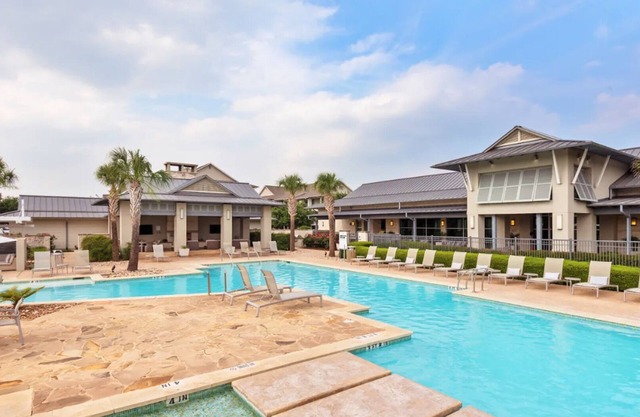 Landing | Beautiful 1BD, Gym, Clubhouse