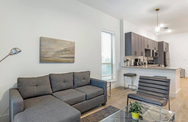 Landing | Beautiful 1BD in Denton
