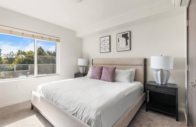 Landing | Beautiful 1BD, Gym, Clubhouse